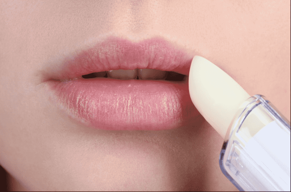 Почему обветриваются и трескаются губы зимой: профилактика, лечение, народные методы